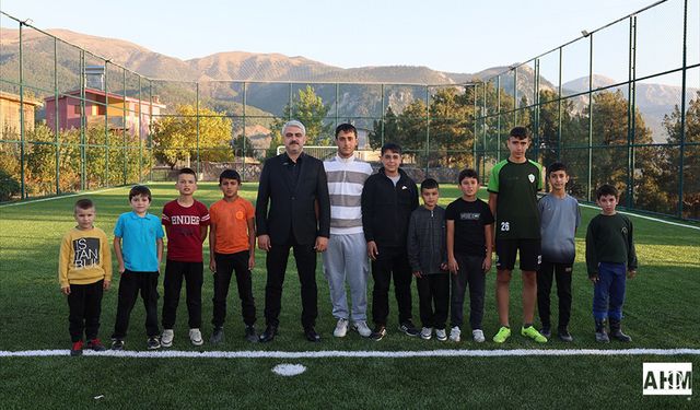 Başkan Avan Fındıklı Mahallesinde Halı Saha Açılışı Yaptı