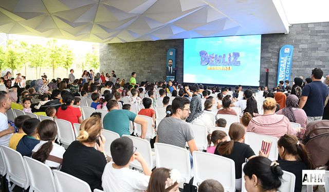 Sarıçam'da Yeşilçam Akşamlarına Yoğun İlgi