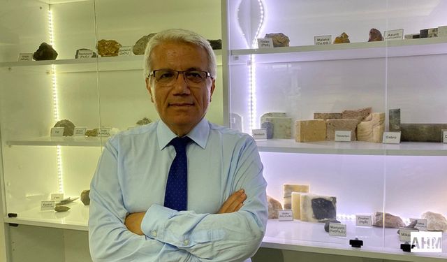 Dr. Mehmet Tatar  “Türkiye’nin Eşsiz Jeoçeşitliliğine Sahip Çıkalım”
