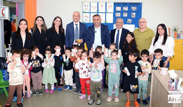 Boğa "Süt Dişleri Korunursa Alttaki Diş Sağlıklı Olur"