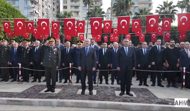Adana’da Atatürk Saygı ile Anıldı