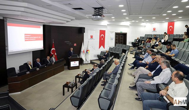 Zeki Kıvanç "Adana Yatırımları İçin El Birliği ile Çalışıyoruz"