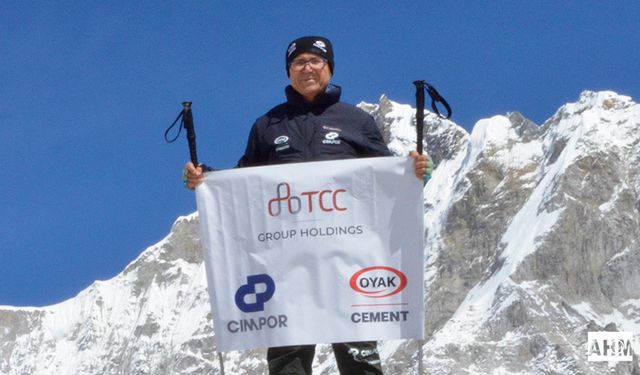 Mustafa Turan, Everest Base Camp Tırmanışını Başarıyla Tamamladı