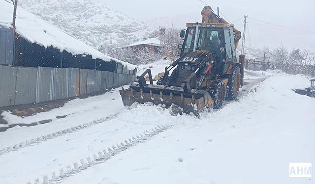 Pozantı Belediyesi’nden Kırsal Mahallelerde Karla Mücadele Seferberliği