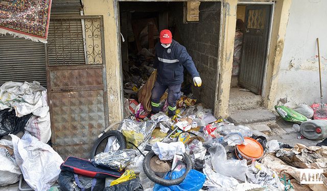 Seyhan'da "Çöp Ev" Operasyonu