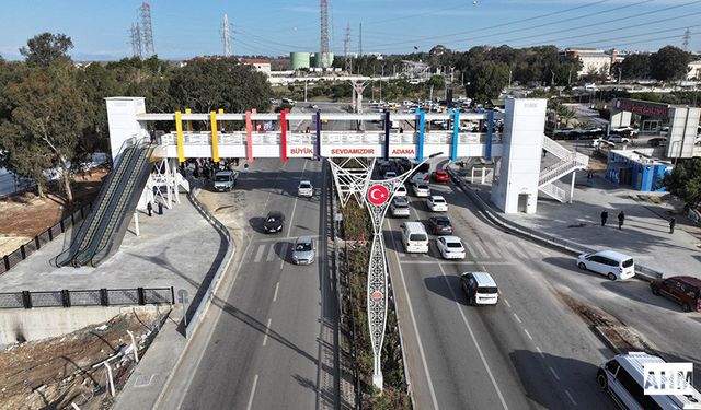 Yürüyen Merdivenli Yaya Üst Geçidi Hizmete Girdi, Vatandaş Memnun
