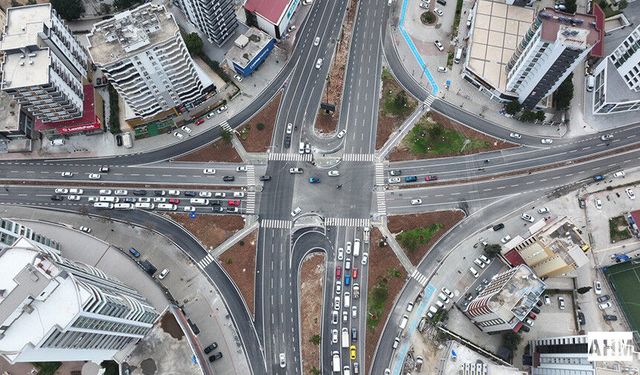 Adana Büyükşehir Belediyesi’nden Kriminal Kavşağı’nda Akıllı Düzenleme