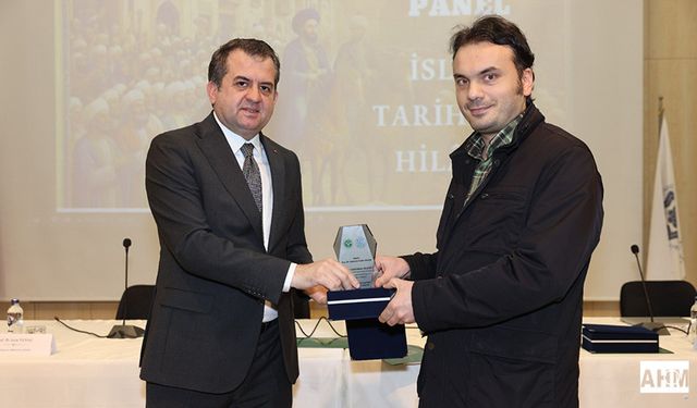 Çukurova Üniversitesinde “İslam Tarihinde Hilafet” Paneli Gerçekleştirildi