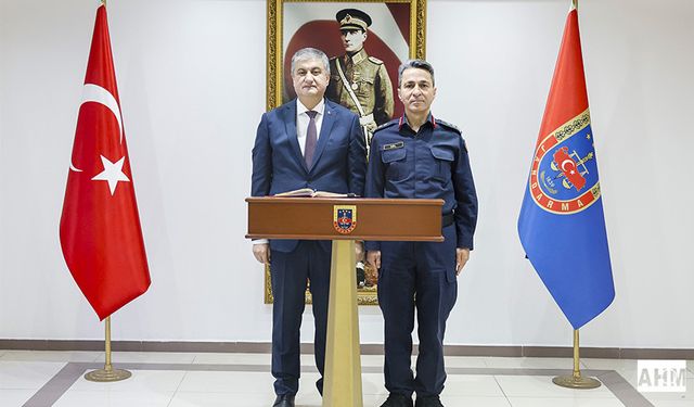 Vali Mustafa Yavuz, İl Jandarma Komutanlığını Ziyaret Etti