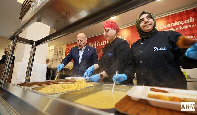 Yüreğir'den "Dayanışma" Sofrası