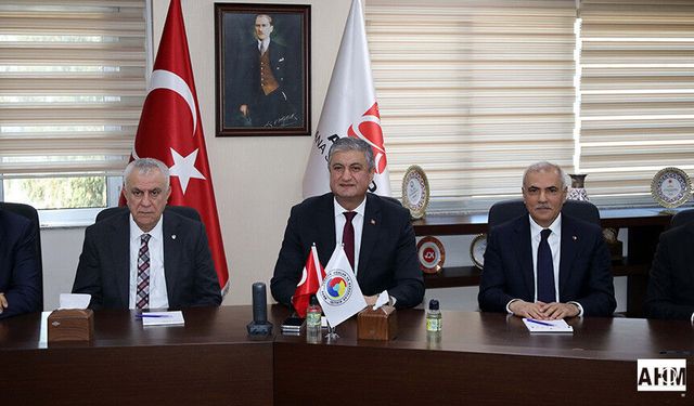 Vali Mustafa Yavuz, Adana Sanayi Odası’nı Ziyaret Etti
