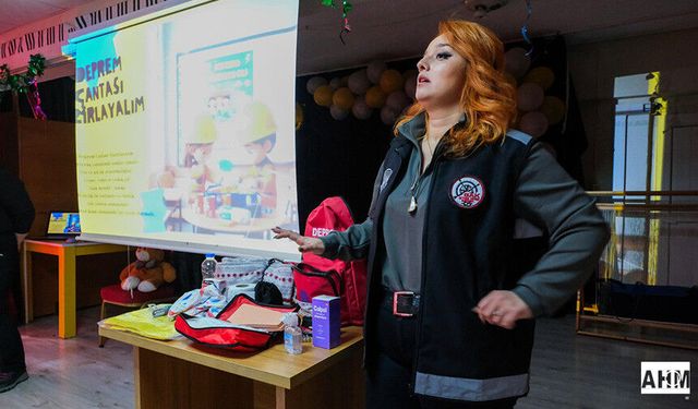 Seyhan Belediyesi’nden, Akkapı'da Deprem Haftasında Öğrencilere Afet Bilinci Eğitimi