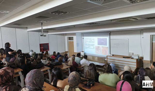 ÇÜ, Abdi Sütcü Sağlık Hizmetleri MYO’da HPV Farkındalığı Semineri Düzenlendi