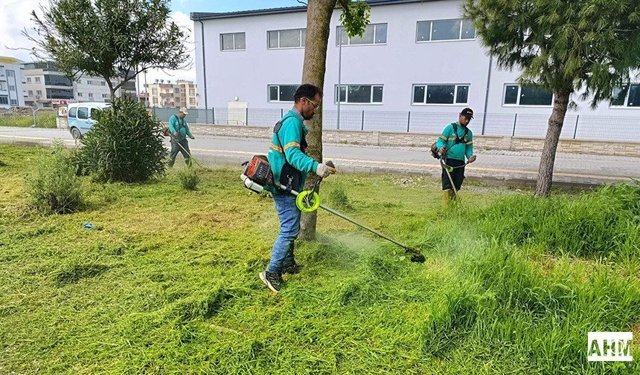 Ceyhan Belediyesi Başkan Vekili Yıldız Esnaf Ve Vatandaşla Buluşmalarını Sürdürüyor