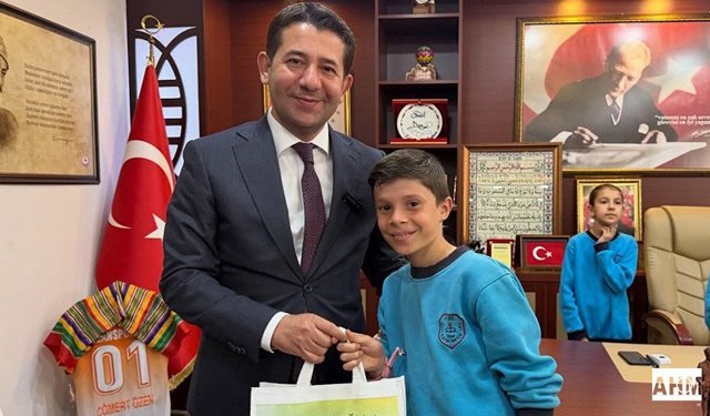 Başkan Özen’den 23 Nisan’da Anlamlı Buluşma: Minikler Belediye Koltuğunda