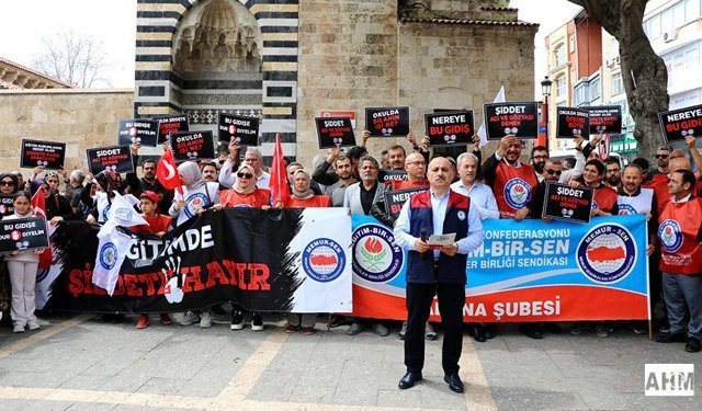 Şehit Öğretmen Ve Öğrenciler İçin Eller Semaya Yükseldi