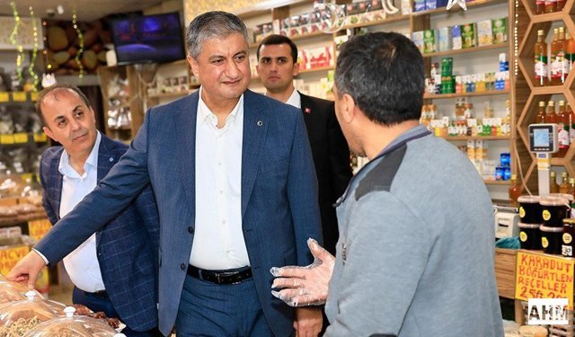 Vali Yavuz, Sarıçam'da Vatandaşla Buluştu