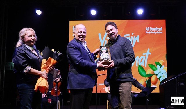 Mikail Aslan Konseriyle Yüreğir'de Unutulmaz Konser