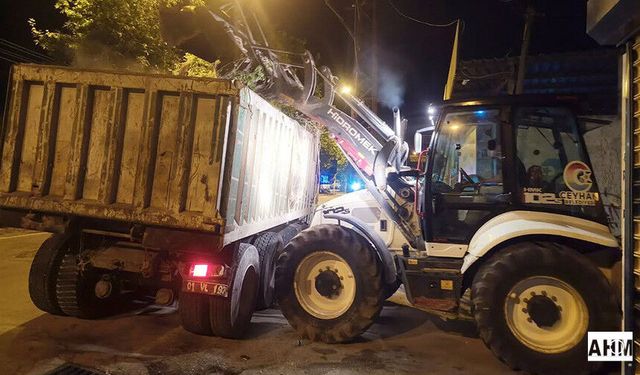 Ceyhan Belediyesi'nden Beş Mahallede Gece Mesaisi