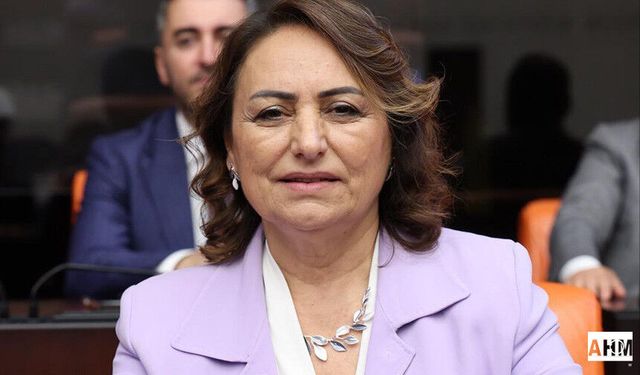 Müzeyyen Şevkin “Öğrencilerin Barınma Hakkı Tehlikede!”