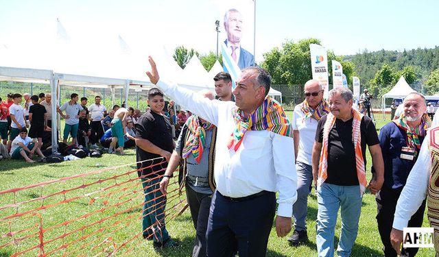 Salbaş Karakucak Güreşleri Renkli ve Heyecanlı Görüntülere Sahne Oldu