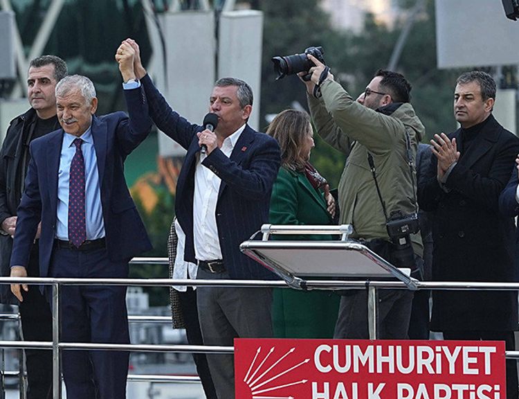 Özgür Özel “Adanalı Zeydan Karalar’ı Görevinin Başında Görmek İstiyor”