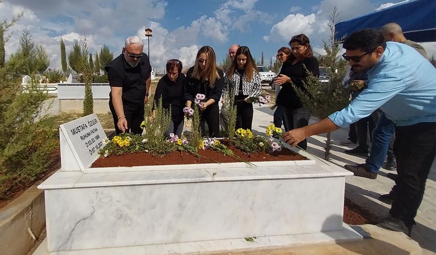 Gazeteci Mustafa Özgür Mezarı Başında Anıldı