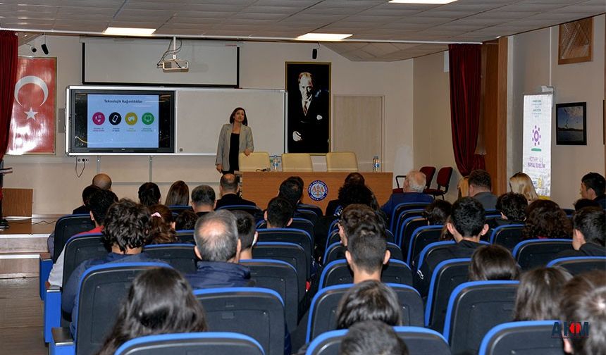 Rotary Kulüplerinden "Teknoloji Bağımlılığı" Farkındalığı Eğitimi