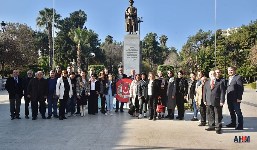 Gazeteciler, Dayanışma Günü'nde "Dayanışamadı"!