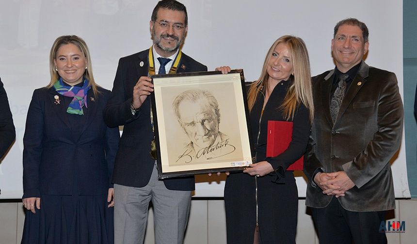 Tepebağ Rotary Meslek Hizmetleri Ödülü, Halefoğlu ve Soykan'a Verildi
