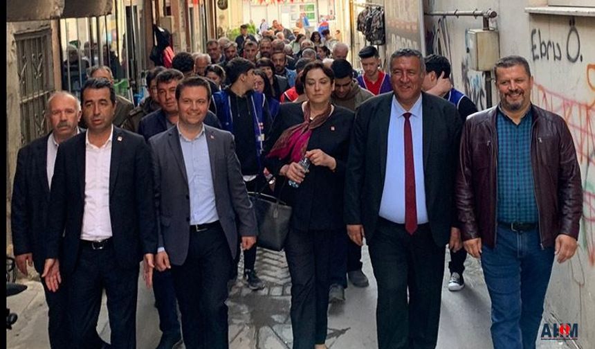 CHP'li Ömer Fethi Gürer, Kapı Kapı Dolaşıp Kılıçdaroğlu'na Oy İstiyor