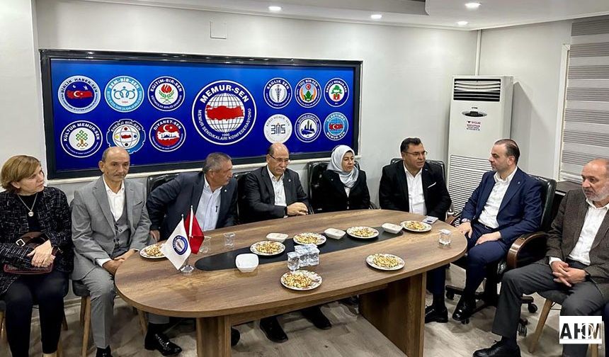 AK Parti İl Başkanı Ozan Gülaçtı Memur Sen'de