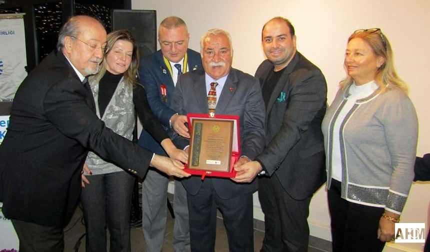 Gazeteci Şanıvar'a Roteryanlardan Meslek Hizmet Ödülü
