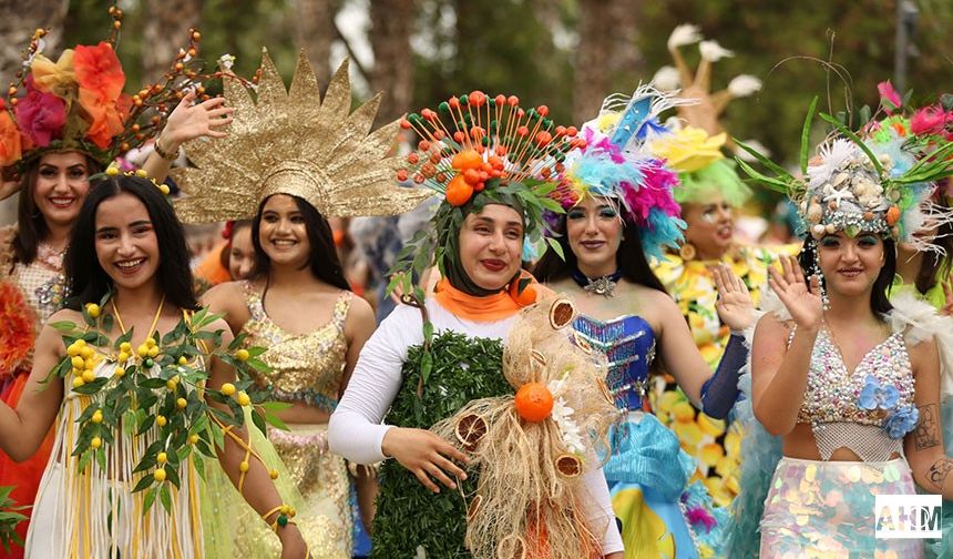 Portakal Çiçeği Karnavalında Yerli ve Yabancı Turistlerden Büyük Katılım