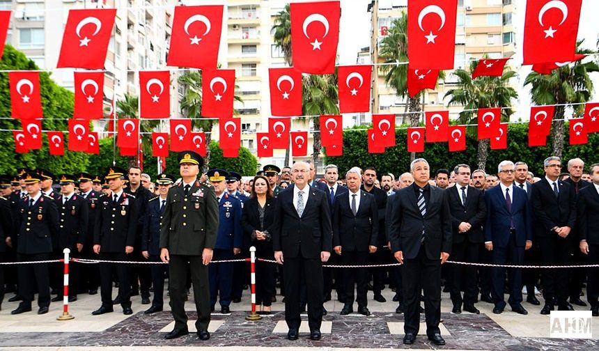 Atatürk, Ölümünün 86. Yılında Bir Kez Daha Özlemle Anıldı