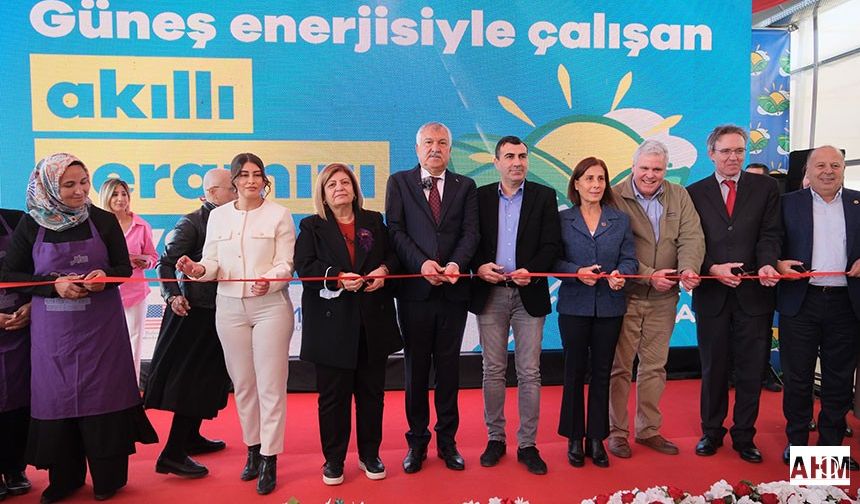 Büyükşehir Belediyesi, Güneş Enerjisiyle Çalışan Akıllı Sera Açtı