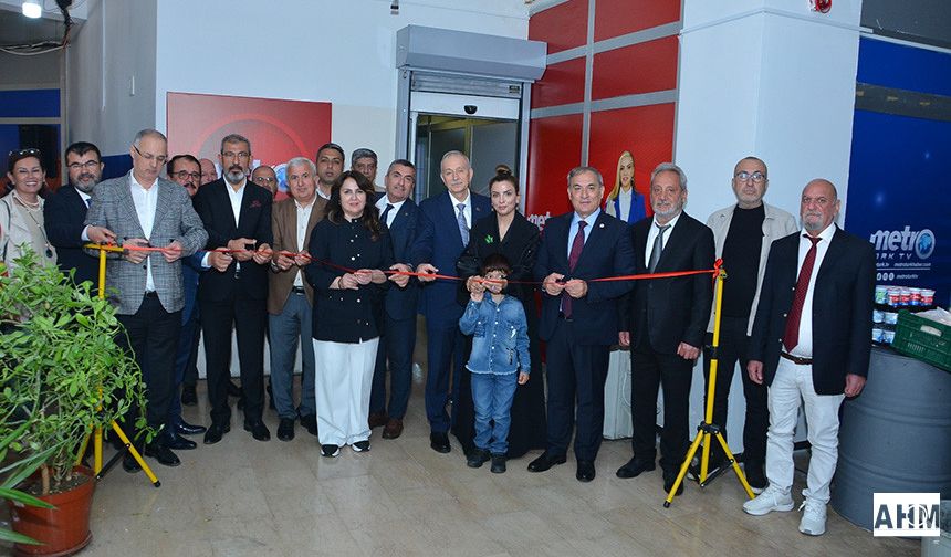 MetroTürk TV Açıldı: Açılışa Büyük Katılım!