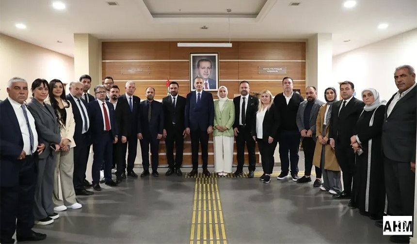 Seyhan İlçe Teşkilatından Ömer Çelik’e Ziyaret!