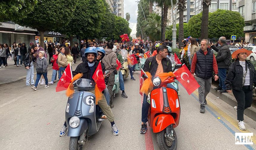 Portakal Çiçeği Kokusu Vespa Rüzgarıyla Buluşuyor