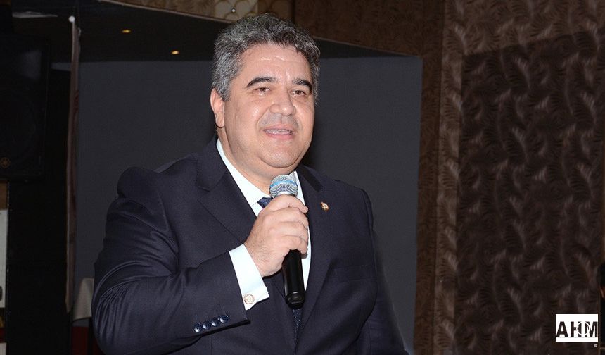 ADEO, Yarım Asırlık Eczacılara Plaket Verdi