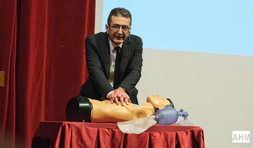 Adana’da “İlk Yardım ve Temel Yaşam Desteği” Konferansı Yoğun İlgi Gördü