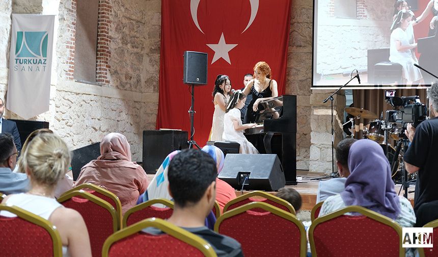 Turkuaz Sanat Festivali Muhteşem Görüntülerle Tamamlandı