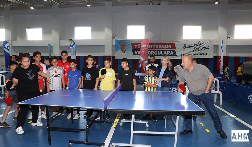 Yüreğir Belediyesinde "19 Mayıs Masa Tenisi" Turnuvası