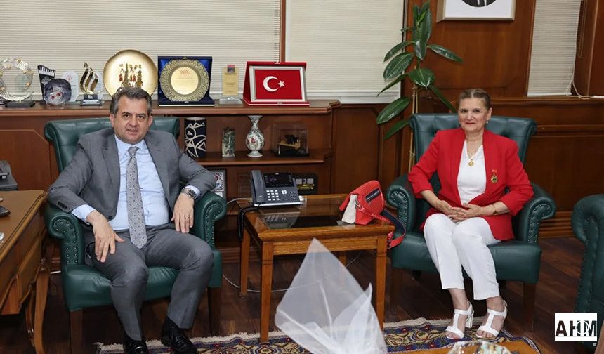 Gastronomi Sultanları'ndan Çukurova Üniversitesi Rektörüne Ziyaret