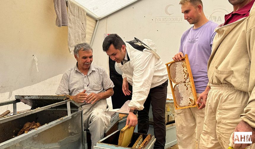 Saimbeyli Kaymakamı’ndan Arıcılara Destek Ziyareti