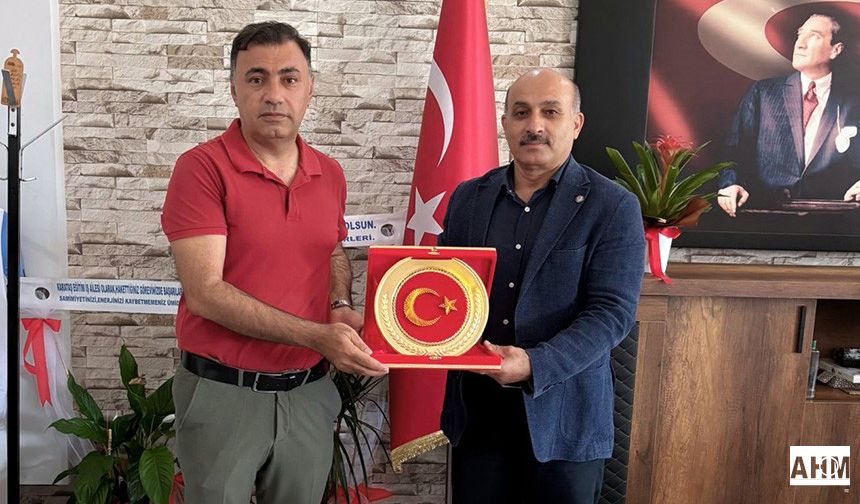 Eğitim-Bir-Sen Adana Şubesi'nden Karataş İlçe Milli Eğitim Müdürü'ne Ziyaret