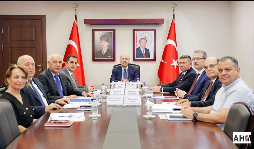 Tavuk Çiftlikleriyle İlgili Değerlendirme Toplantısı Yapıldı