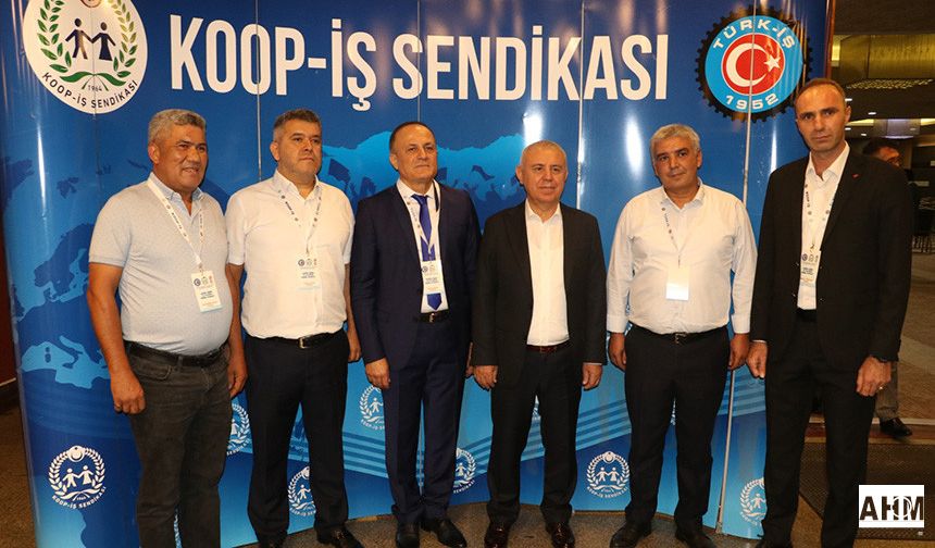 Türk-İş Oturma Eylemi Başlatıyor: "Hakkımızı Alana Kadar Kalmayacağız"