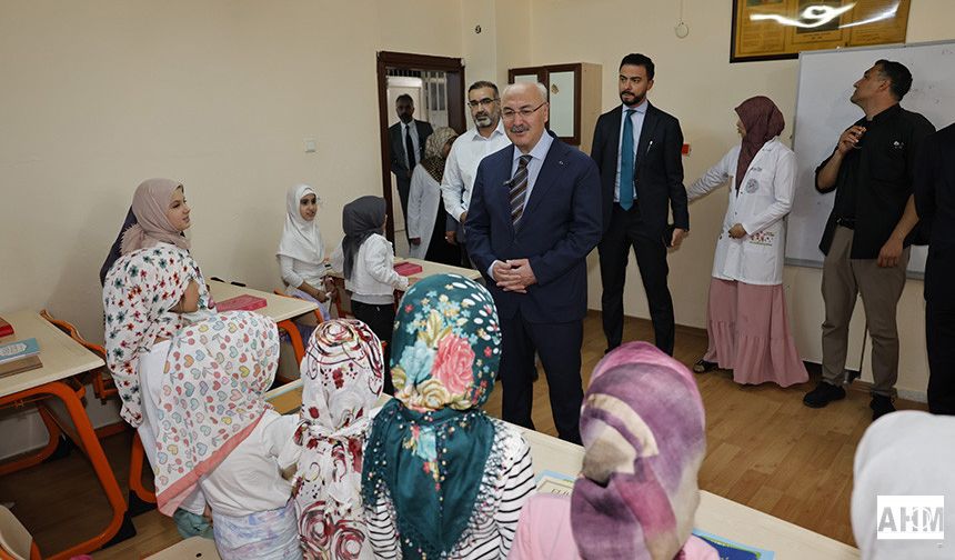 Vali Köşger Ulubatlı Hasan Mahallesi’nde...