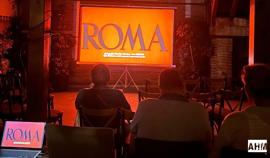Çukurova Sanat Girişimi, Açık Hava Sineması Film Gösterimine Başladı